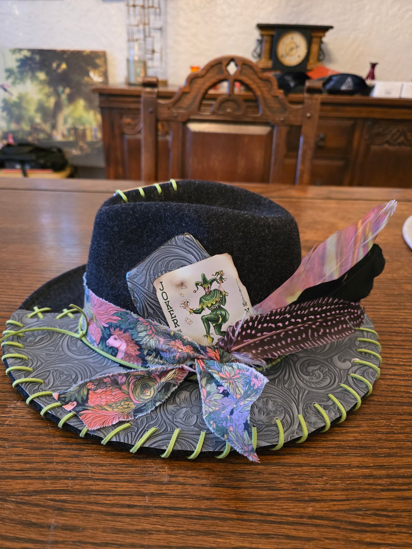 Heathered Black Felt Fedora with Purlicue Pinch Signature Band & Lace-Stitched Brim – M/L